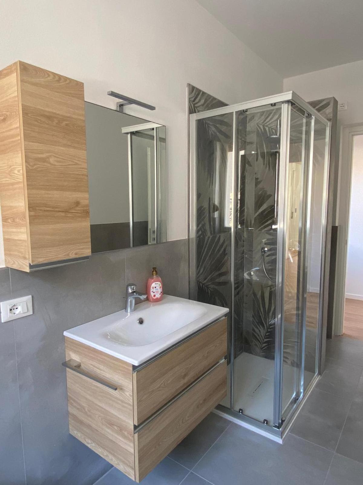 Villa The Swan - Composed By 2 Apartments Mandello del Lario Εξωτερικό φωτογραφία